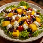 Ensalada de Mango, Queso Panela y Arándanos